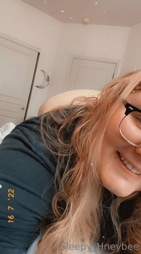 sleepy hneybee model beautiful archive