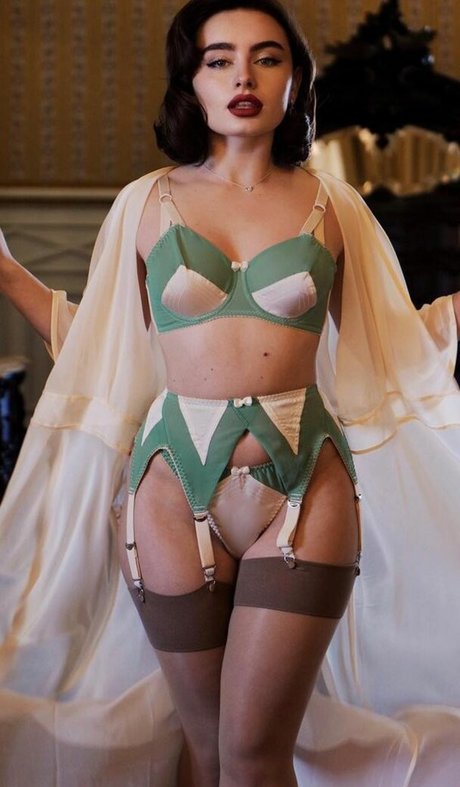 Lira__Karina star high quality pictures