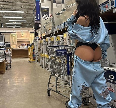 Kendalluvxx model nice picture