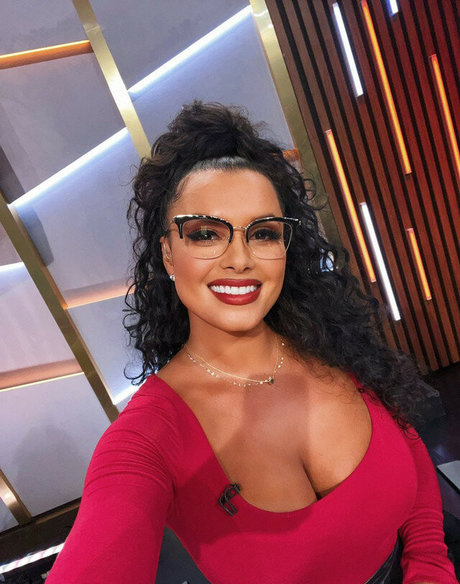 asian onlyfans pretty pics