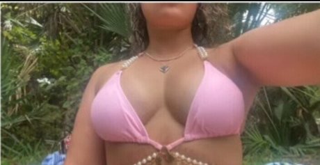 JustYeliz porn star images