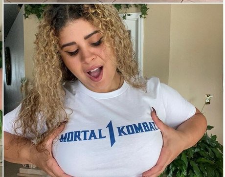 JustYeliz star high quality photos