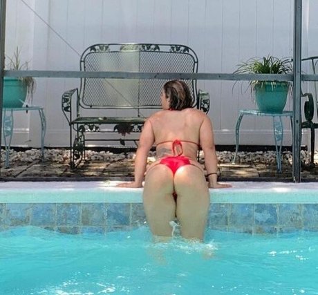 JustYeliz model beautiful photos