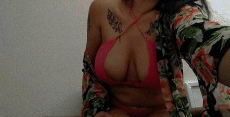 vickirivas99 star pornographic photo