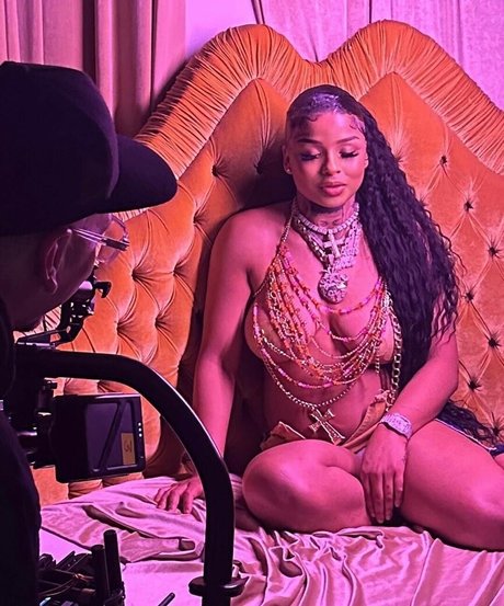 strip nude onlyfans art xxx picture