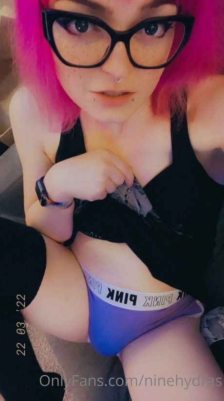 Ninehydras model adult pic