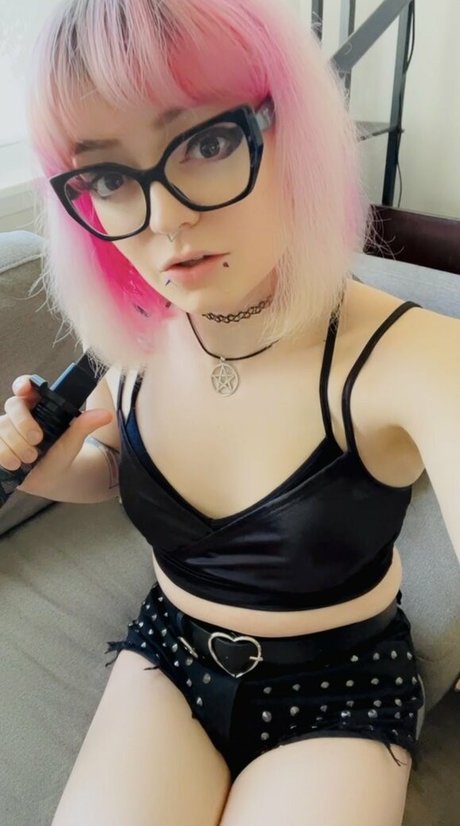 Ninehydras pornstar sexy picture