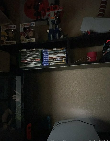 super skinny onlyfans naked pic