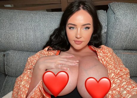 Evelynwhite star erotic image