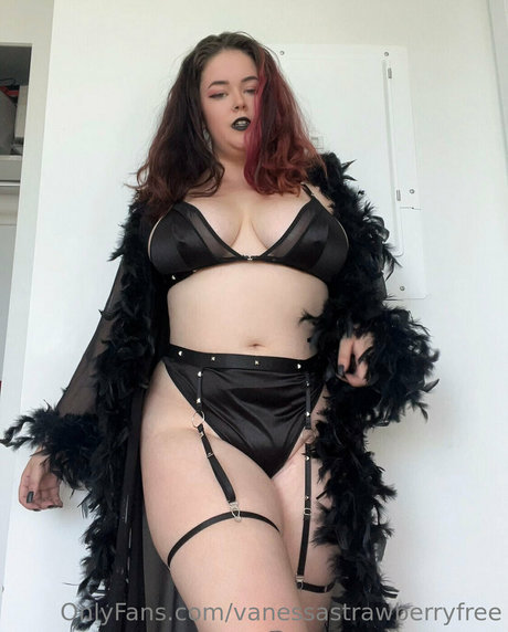 vanessastrawberryfree xxx model image