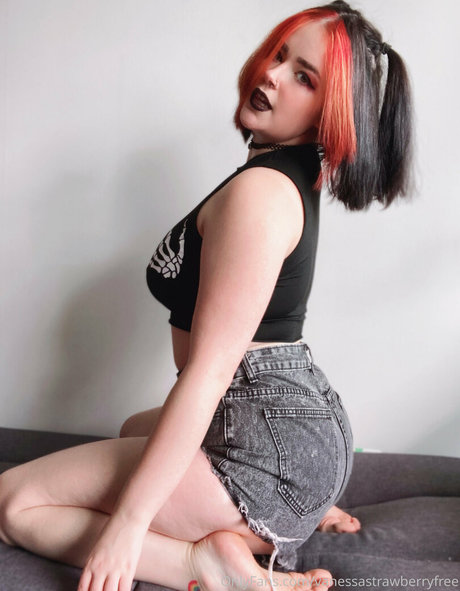 vanessastrawberryfree exclusive pornstar pictures