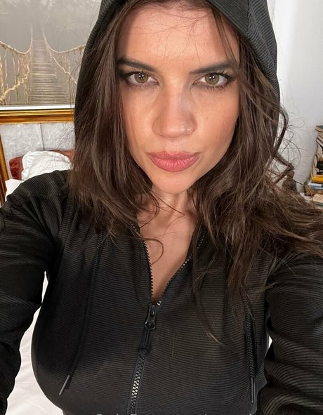 yasmineamory Profile Pic