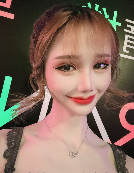 valentine8 official model art images