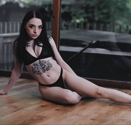 ohshannonsucks pornstar nude photo