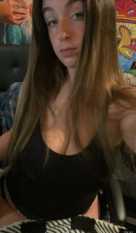 ky c75 nude model img