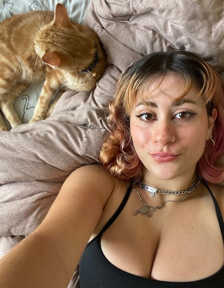 Oatmilkmommy porn model archive