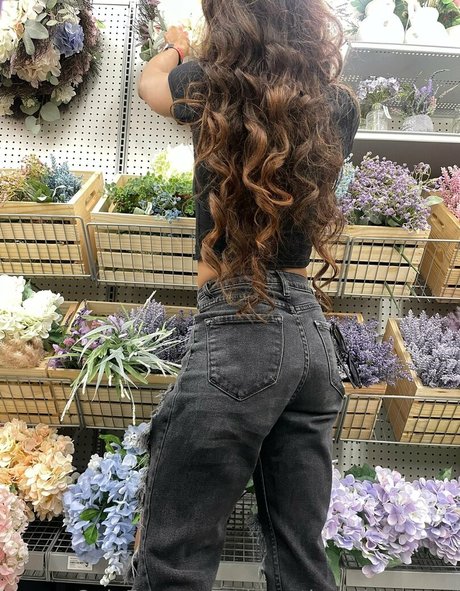 red hair onlyfans exclusive pics