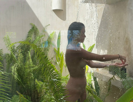 lanuitdestemps model naked photo