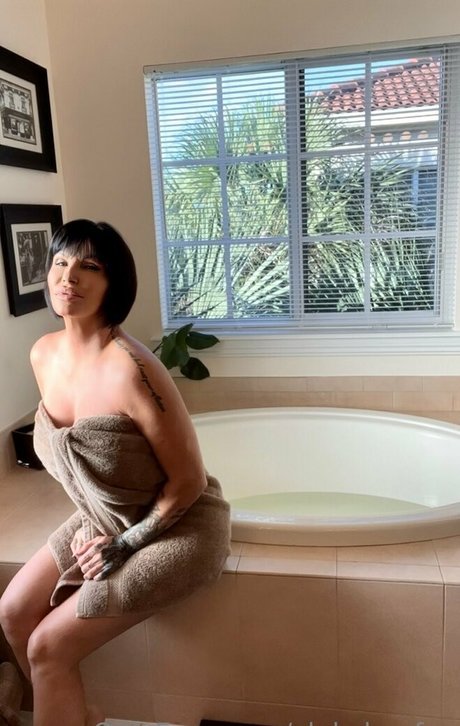 Shay Fox Best Profile Photo