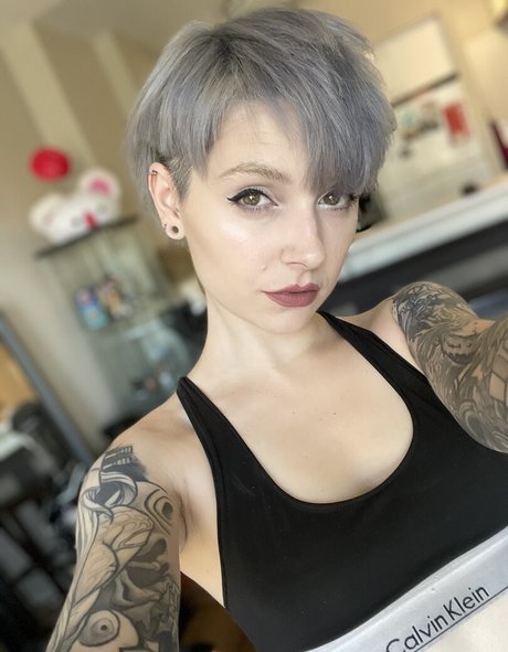 Poisonne xxx actress photos