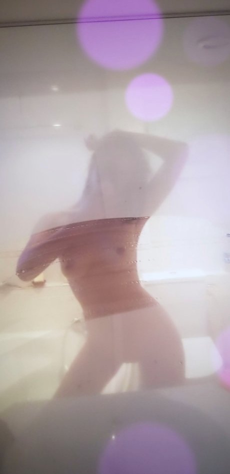 Exoticwildflower nude star image