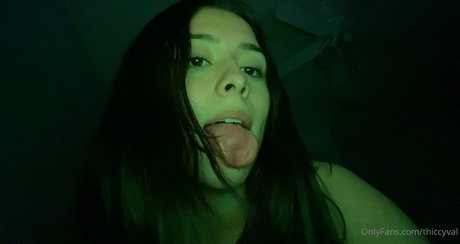 ThiccyVal free model pictures