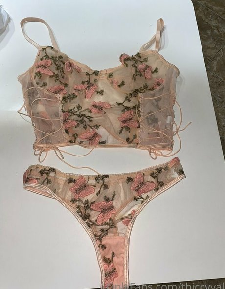 ThiccyVal star nice picture