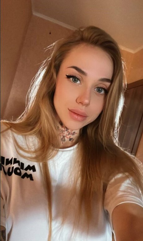 blowjob brunette onlyfans hot sexy pic