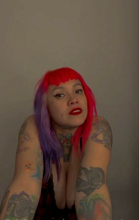 Pamonstruo model picture