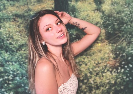 Izzy xx pornographic star pictures