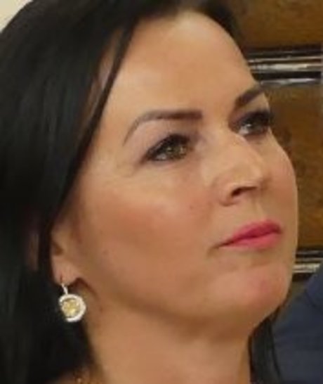 busty mom onlyfans pretty pics