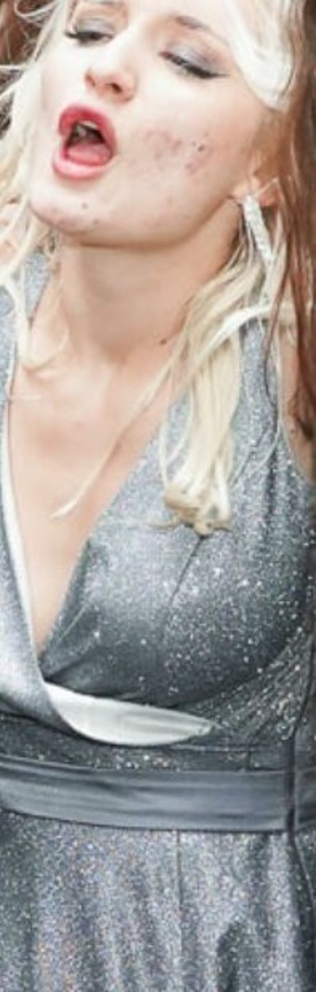 blonde onlyfans naked pics