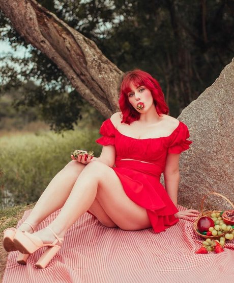 Anna Moreira naked actress images