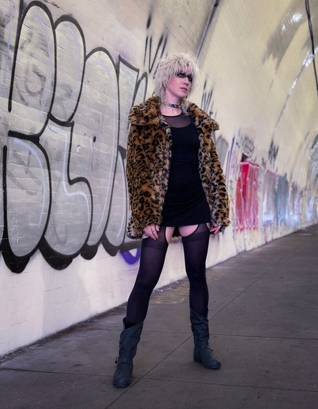 blonde milf onlyfans pornographic picture