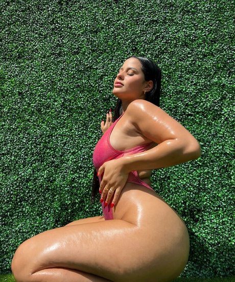 Katya Elise Henry model perfect image