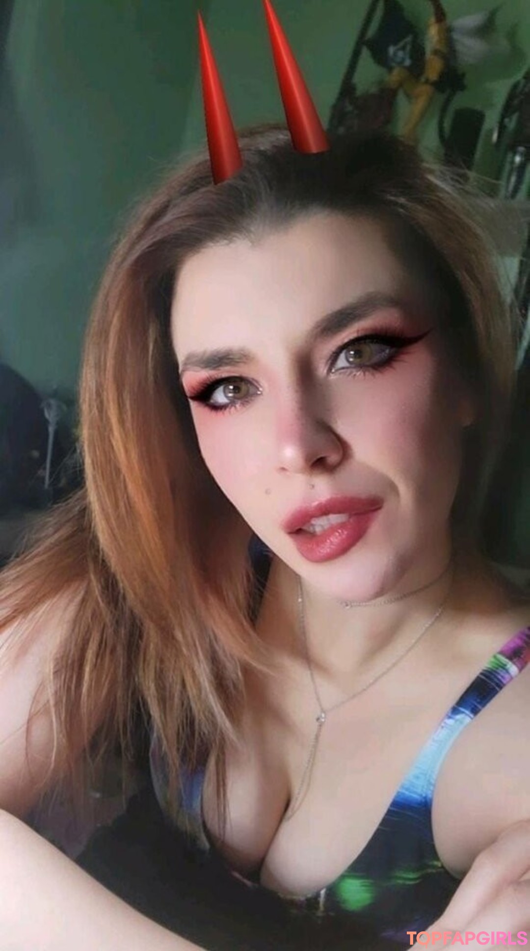 eating onlyfans erotic picture