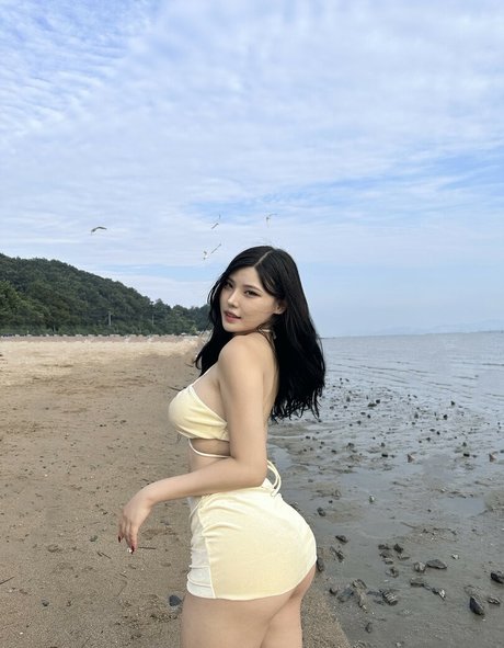 Ohdukhwa model pretty photo