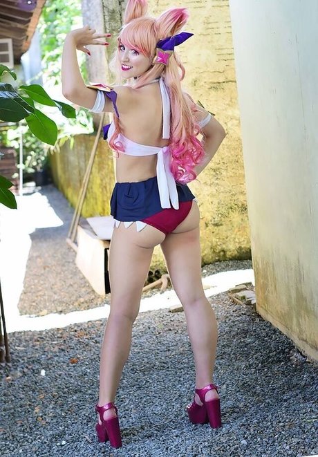 Renata Melo star pornographic images