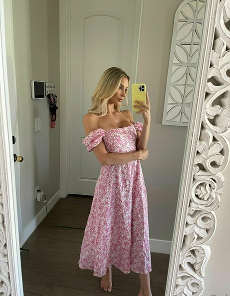 asian shemale onlyfans hot naked image