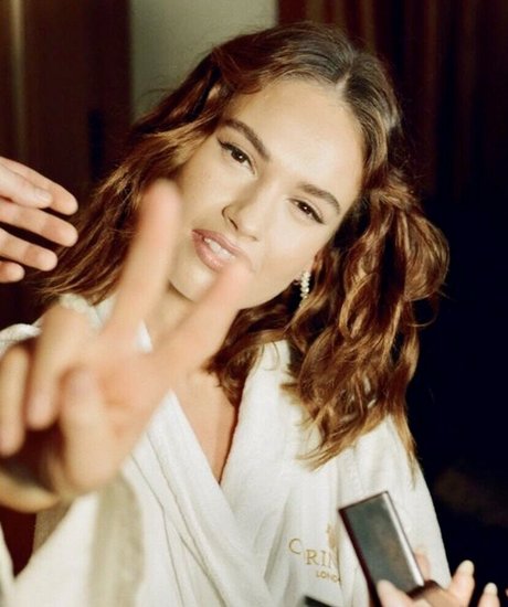 white shemale onlyfans pornos image