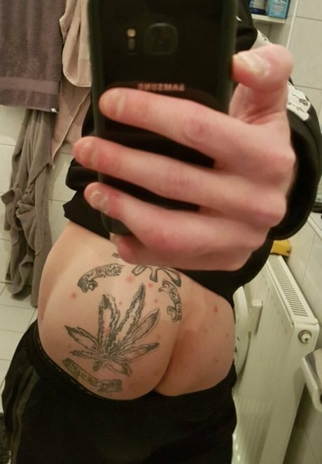 curvy shemale onlyfans porn picture