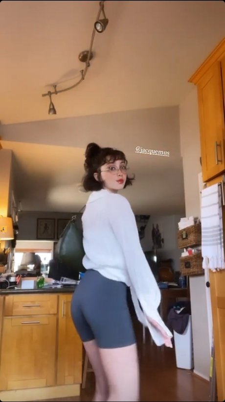 busty mom onlyfans pornographic pictures