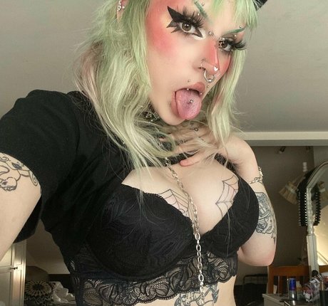 kittyfairie nudes model picture