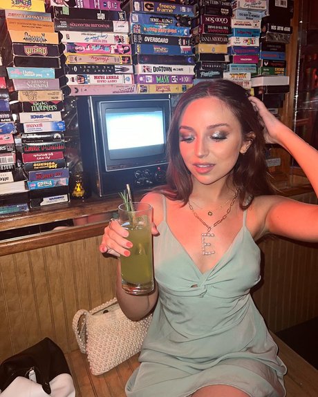 Ellie Schnitt exclusive actress photos