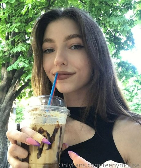 asian shemale onlyfans erotic images