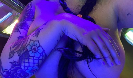 Alicia Costello free pornstar images