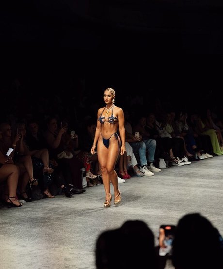 Alexia Inguanzo sexy star pics