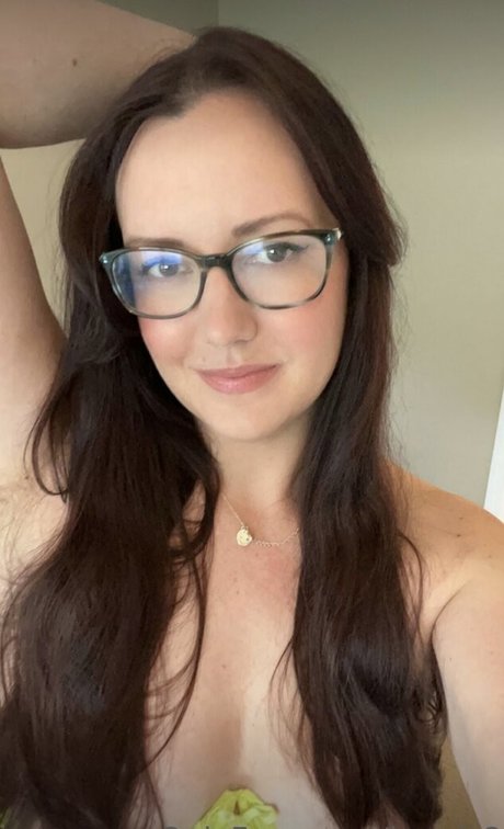 Jennis8 beautiful actress pics