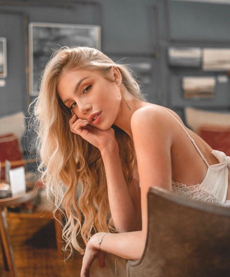 Sara Hardel free model img