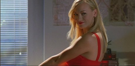 Yvonne Strahovski pretty star picture